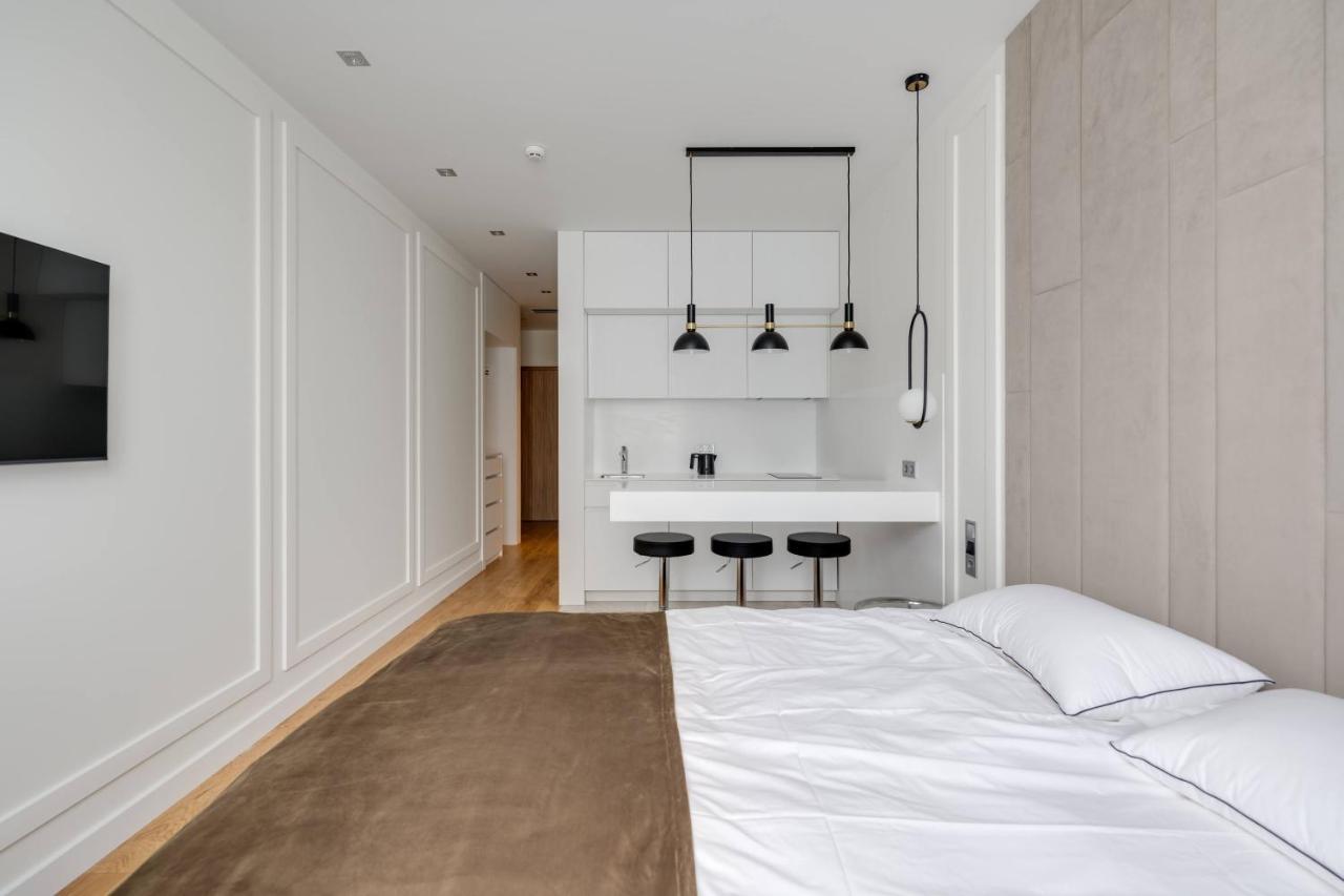 Basis Apartments - Adults Only Kiev Buitenkant foto