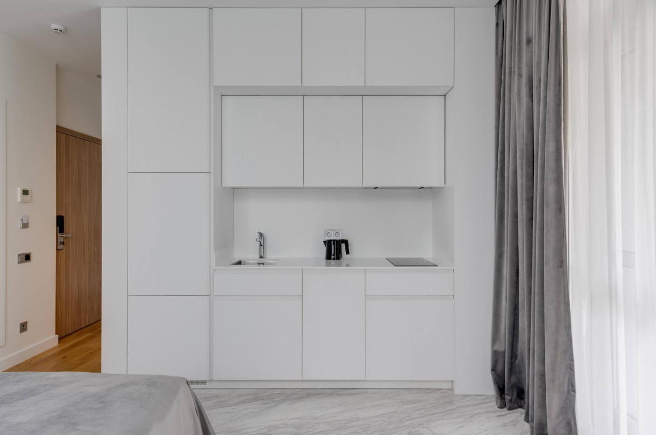 Basis Apartments - Adults Only Kiev Buitenkant foto