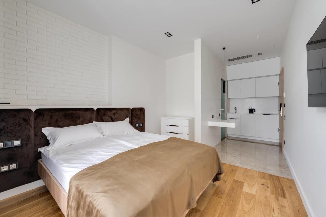Basis Apartments - Adults Only Kiev Buitenkant foto